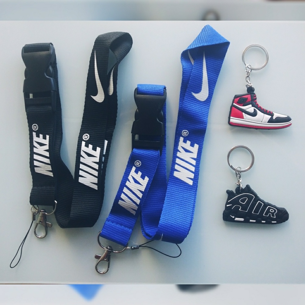 2 Nike Lanyards with 2 keychains. Brand new!